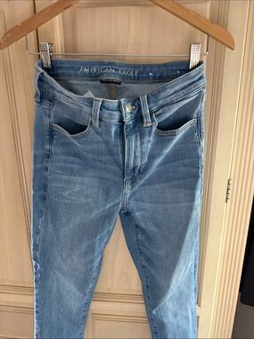 American Eagle Outfitters Light Wash Skinny Jeans